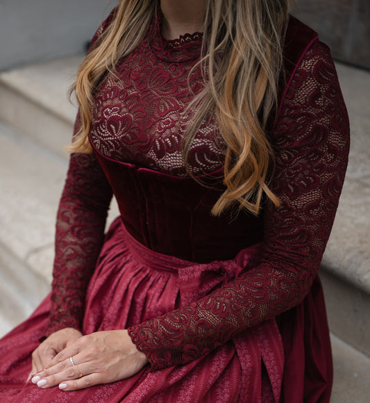 Dirndlbluse Bella